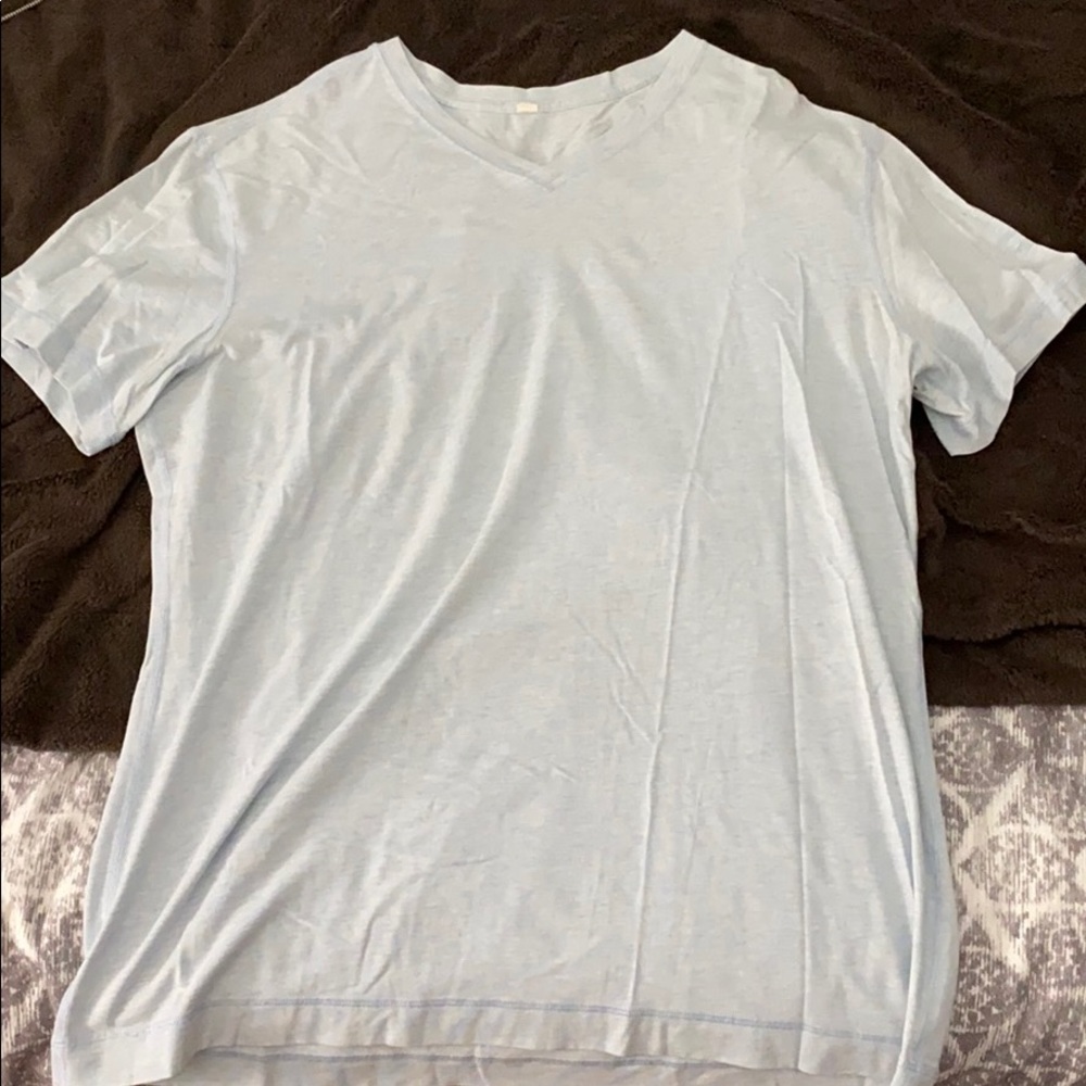 Men’s Lululemon v-neck